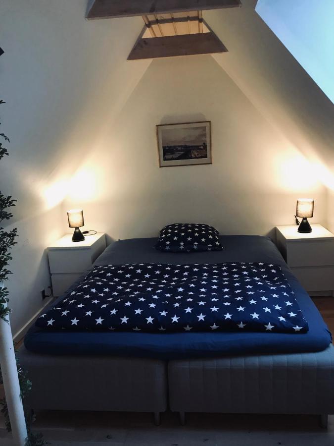 Centralt I Gentofte I 2 Plan, Ved S-Tog Og Busser Esterno foto