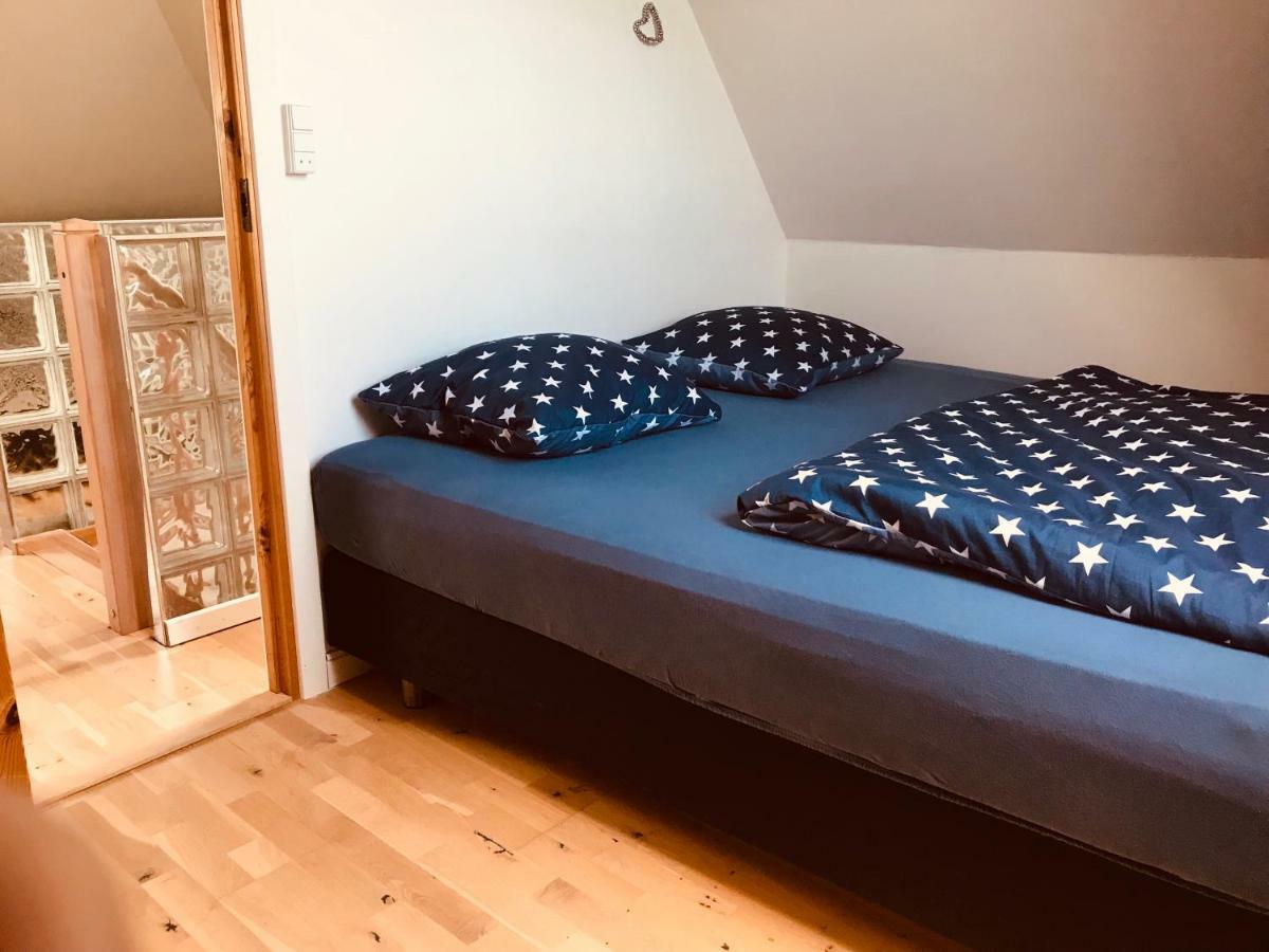 Centralt I Gentofte I 2 Plan, Ved S-Tog Og Busser Esterno foto